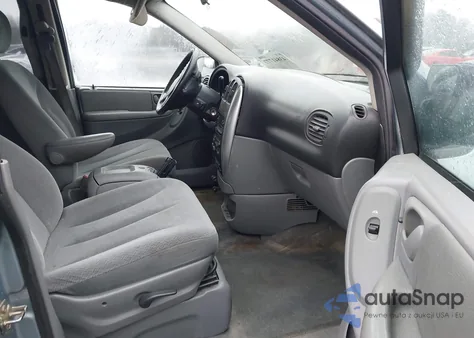 2005 Chrysler Town & Country Touring from USA, damaged, VIN 2C8GP54L75R263349